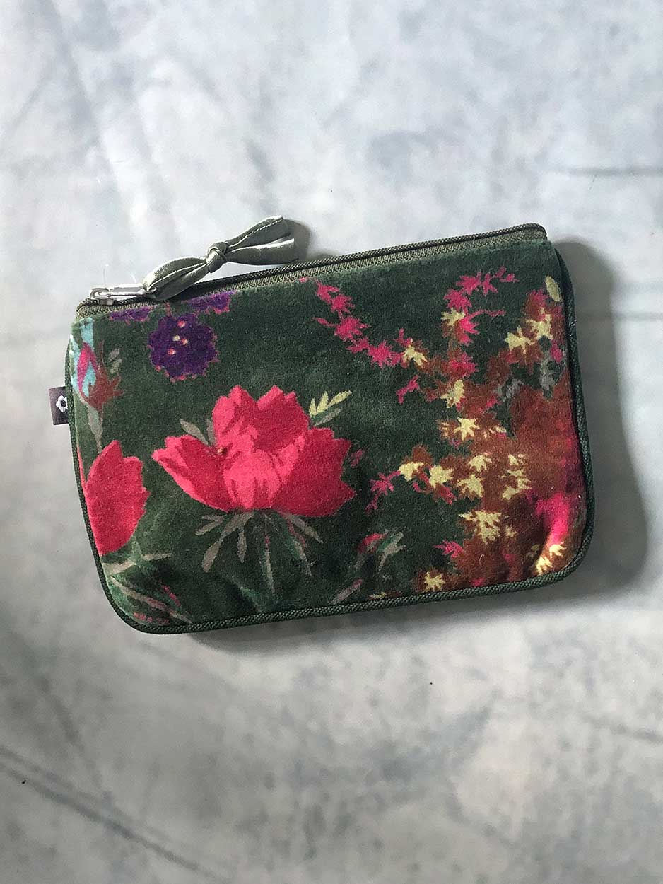 Botanical Velvet Zipped Pouch - Image 3