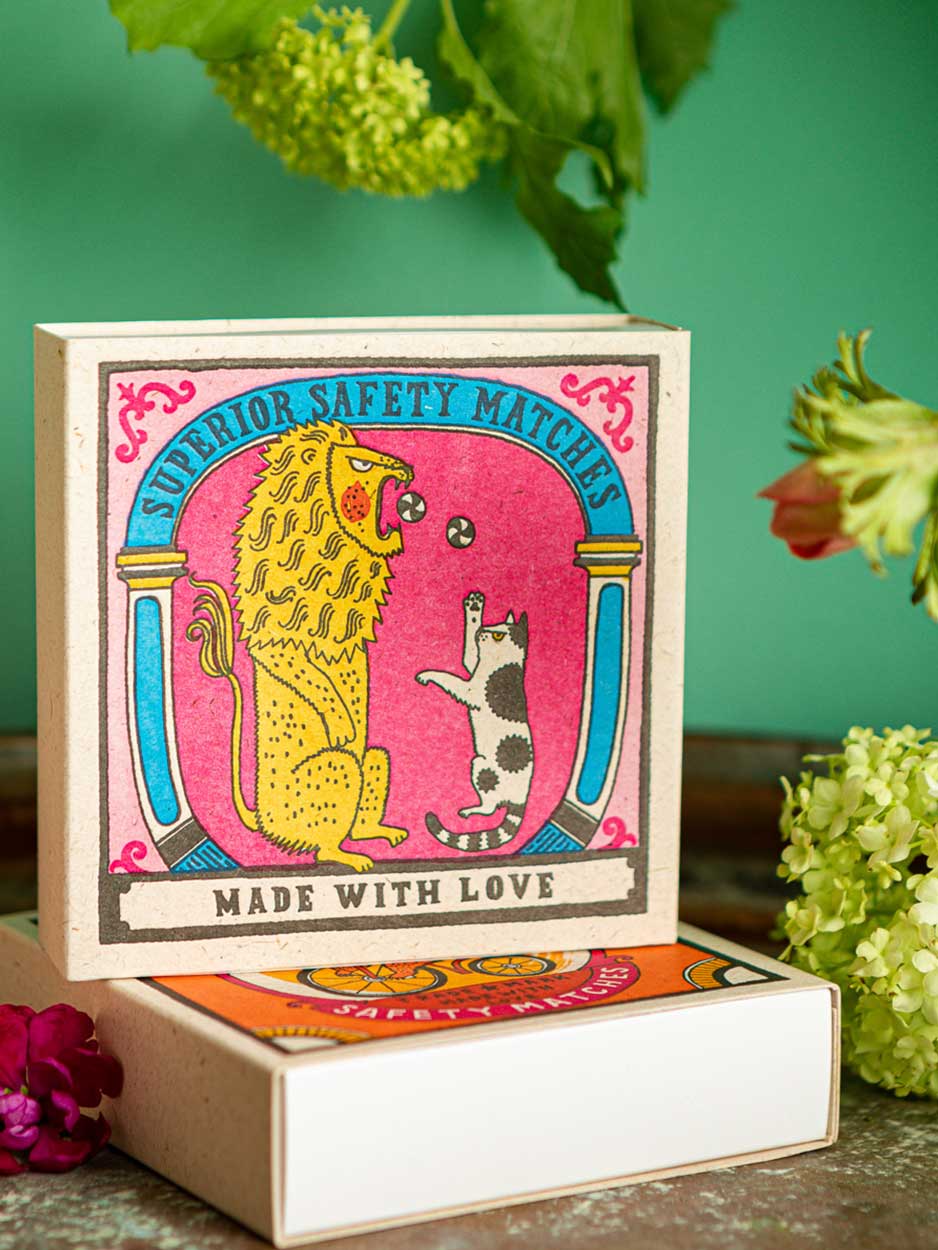 The cat & the lion  - Luxury Long Matches